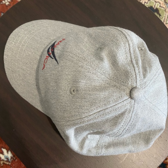 NAUTICA Silver Hat - Picture 3 of 3